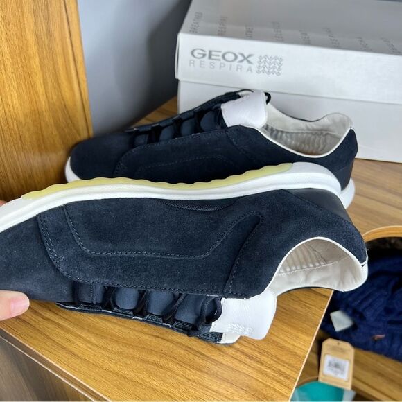 Sz 8 Geox Men's Navy Suede Sneakers with pop up highlighter yellow NIB $149 MSRP - Picture 8 of 12